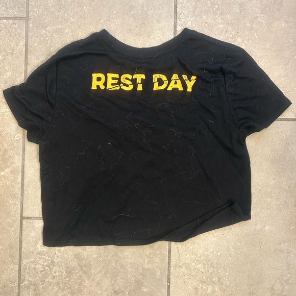 Savage barbell cropped T-Shirt size Small - Picture 2 of 2